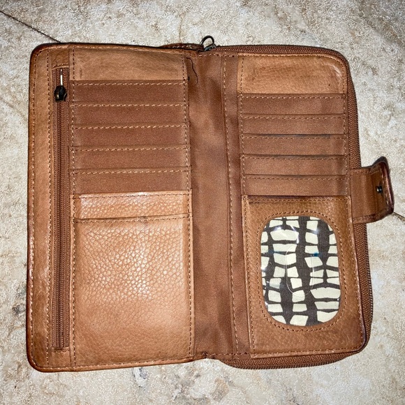 Brown fossil wallet. - Picture 3 of 5